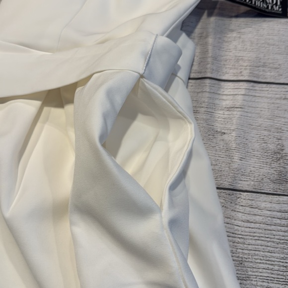 New York & Company Shorts Romper off white size L NWT - Picture 15 of 16